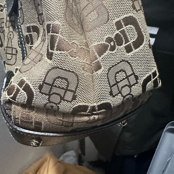 Authentic Gucci Pelham - Picture 2 of 8